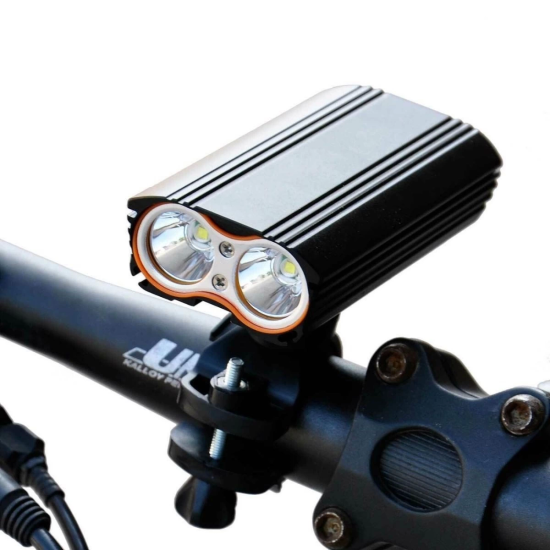 Şarj Göstergeli Uzun Menzil Su Geçirmez Led Bisiklet Feneri 1600 Lumen ( Lisinya ) Şarj Göstergeli Uzun Menzil Su Geçirmez Led Bisiklet Feneri 1600 Lumen ( Lisinya )