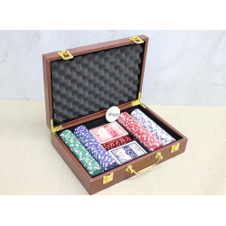 Deri Çantalı 200 Chip Ve 2 Adet İskambil Kağitına Sahip Poker Oyunu Alk4229 - Lisinya