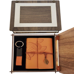 Özel Ahşap Kutulu Taba Deri Defter Ve Anahtarlık Set - Lisinya