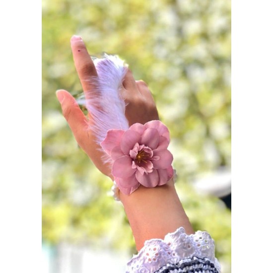 Bride to be Nedime Gelin Bilekliği Tüy ve İnci Boncuk Detaylı Pembe Renkli Bekarlığa Veda Partisi Bilekliği 10 Adet Bride to be Nedime Gelin Bilekliği Tüy ve İnci Boncuk Detaylı Pembe Renkli Bekarlığa Veda Partisi Bilekliği 10 Adet