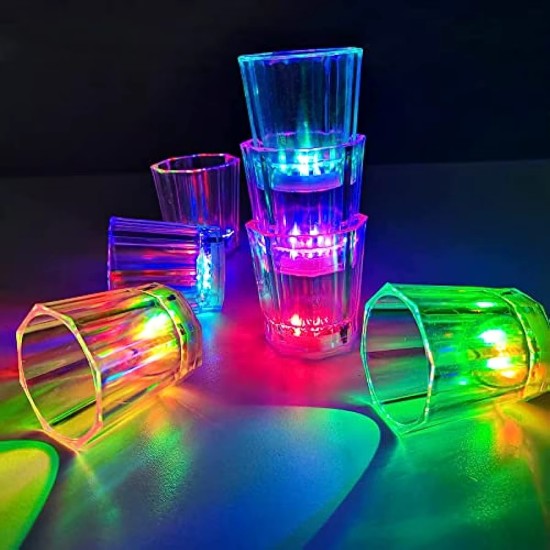 Renkli Led Parlayan Fiber Optik Glow Işıklı Bardak 5,5 x 5,5 cm 1 Adet Renkli Led Parlayan Fiber Optik Glow Işıklı Bardak 5,5 x 5,5 cm 1 Adet