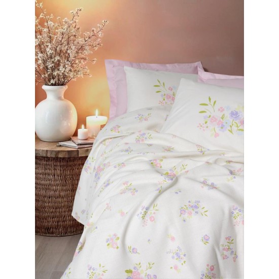 Estiva Çift Kişilik Pike Takımı Petal Pembe Estiva Çift Kişilik Pike Takımı Petal Pembe